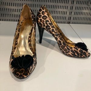 Leopard new peep size 7